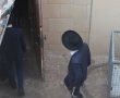 "בכיסי החליפות": חיפוש פתע אחר סלולריים בישיבה הירושלמית